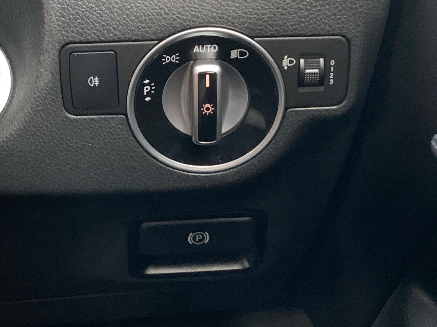 Used Mercedes-Benz A-Class 2016 for sale - 76965074: Photo 54