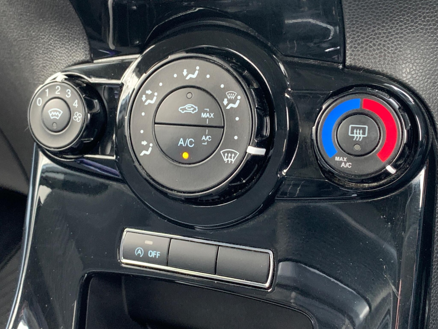 Used Ford Fiesta 2015 for sale - 77119764: Photo 42