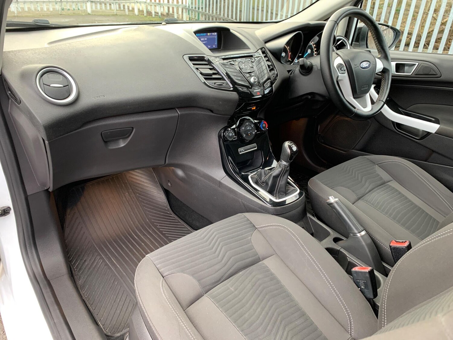 Used Ford Fiesta 2015 for sale - 77119764: Photo 48