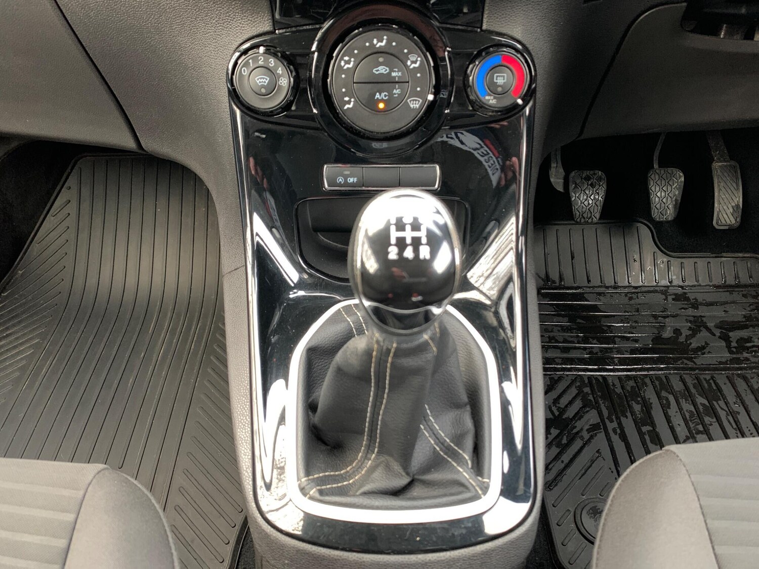 Used Ford Fiesta 2015 for sale - 77119764: Photo 51