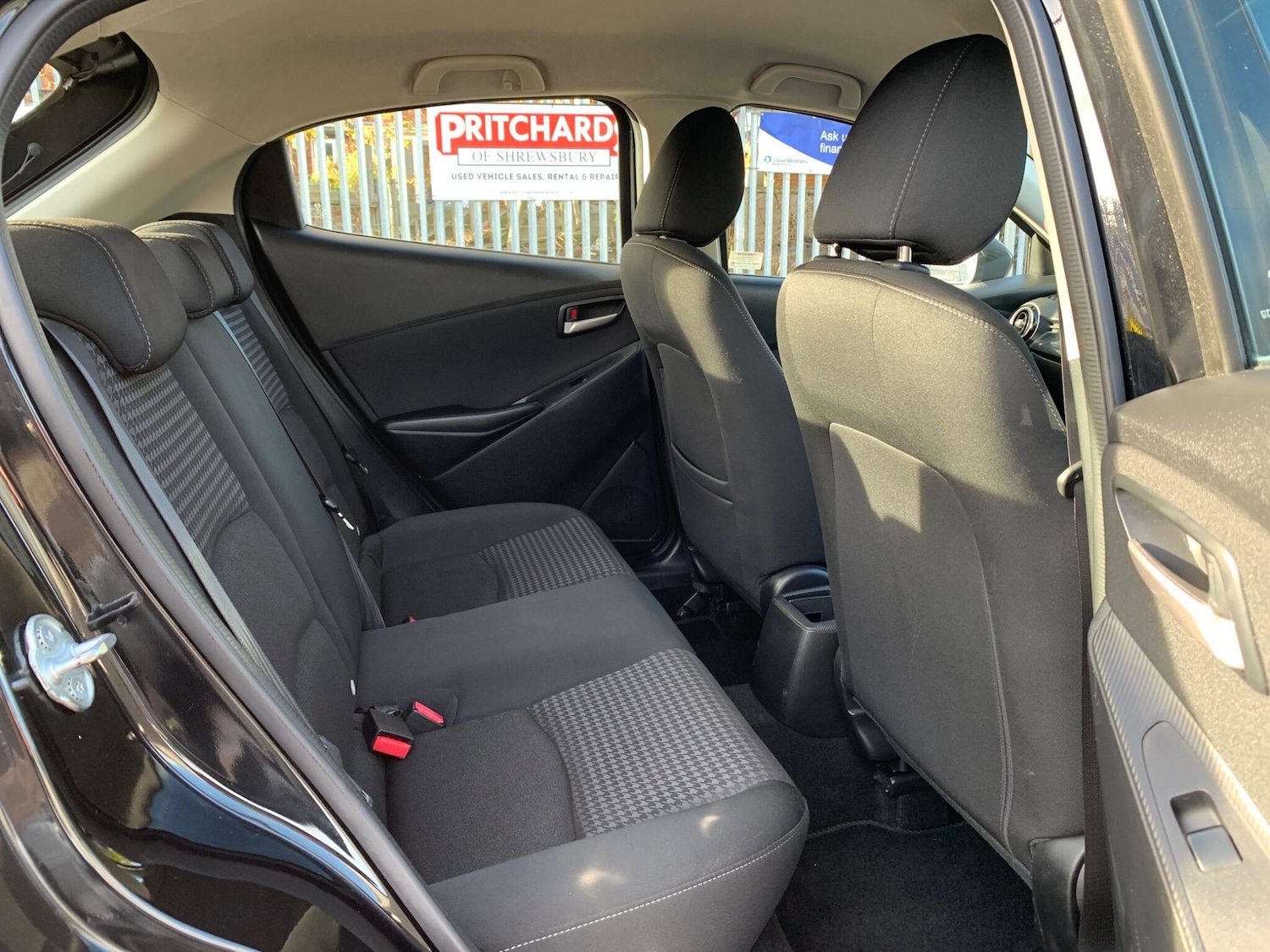 Used Mazda Mazda2 2018 for sale - 76592006: Photo 32