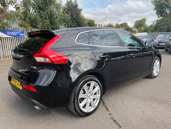 Used Volvo V40 2018 for sale - 79634362: Photo