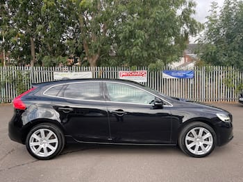 Used Volvo V40 2018 for sale - 79634362: Photo