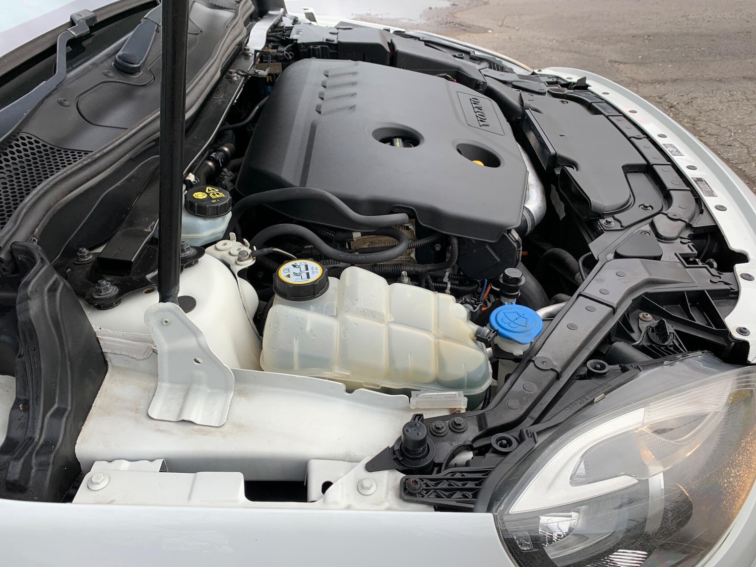 Used Volvo V40 2014 for sale - 77723008: Photo 23