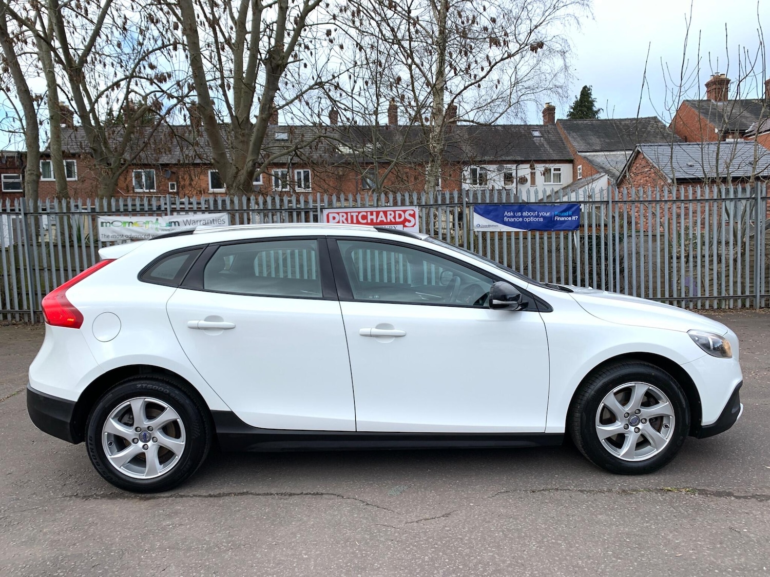 Used Volvo V40 2014 for sale - 77723008: Photo 4