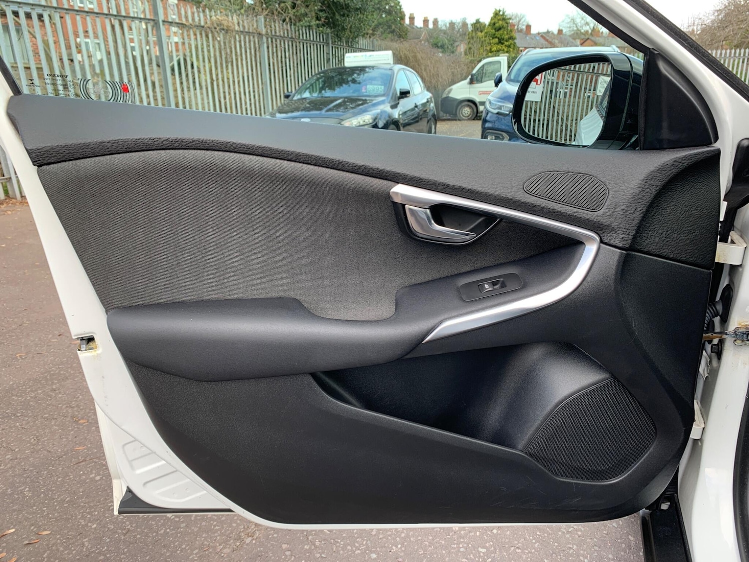 Used Volvo V40 2014 for sale - 77723008: Photo 43