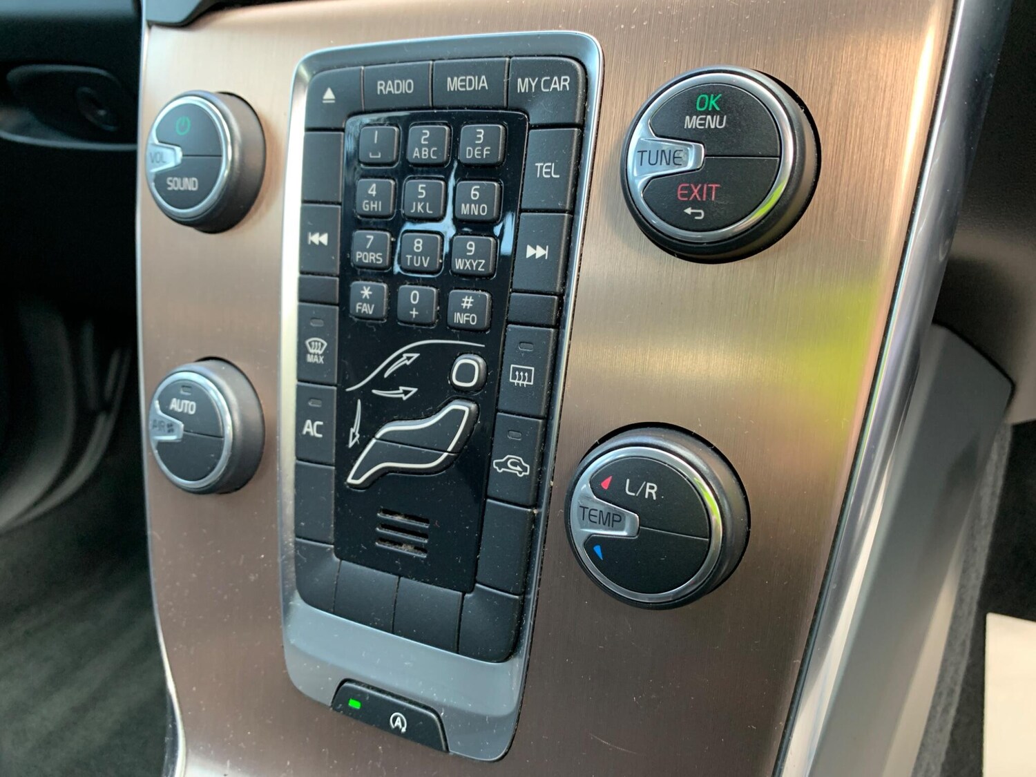 Used Volvo V40 2014 for sale - 77723008: Photo 53