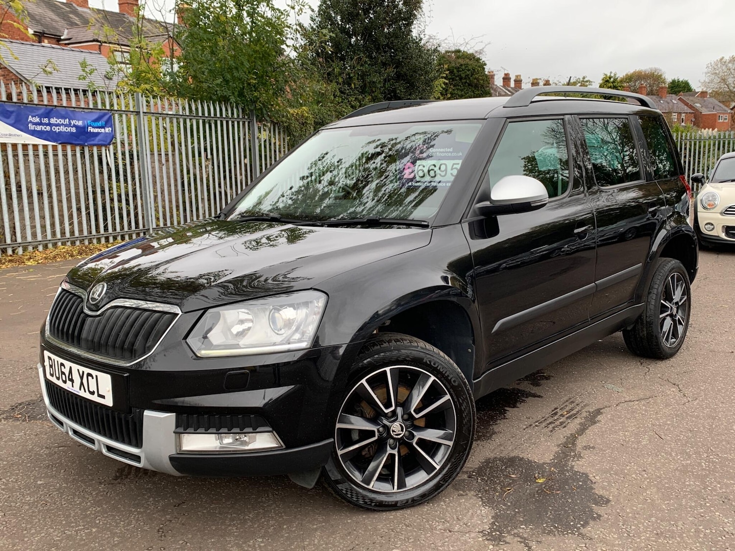 Used Skoda Yeti 2014 for sale - 76457325: Photo 2