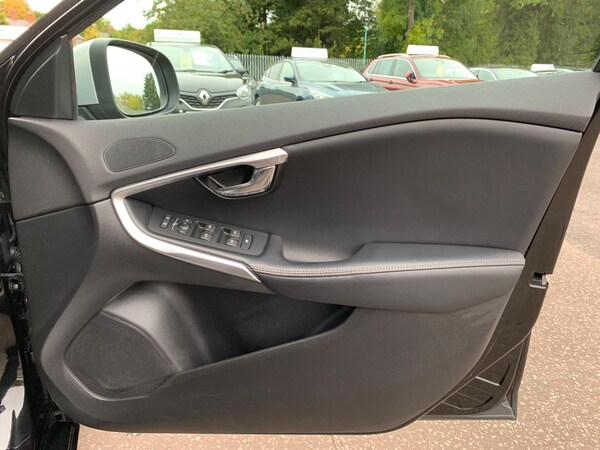 Used Volvo V40 2018 for sale - 76306331: Photo 36