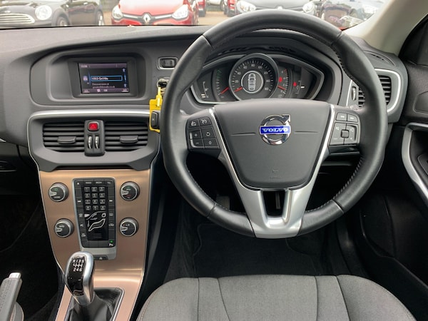 Used Volvo V40 Cross Country 2015 for sale - 76315022: Photo 38