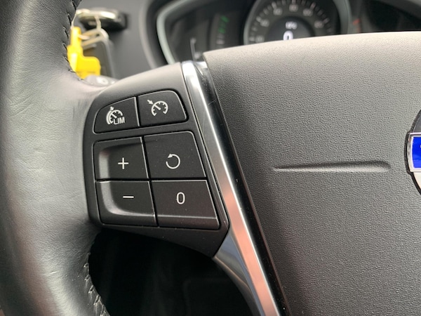 Used Volvo V40 Cross Country 2015 for sale - 76315022: Photo 41