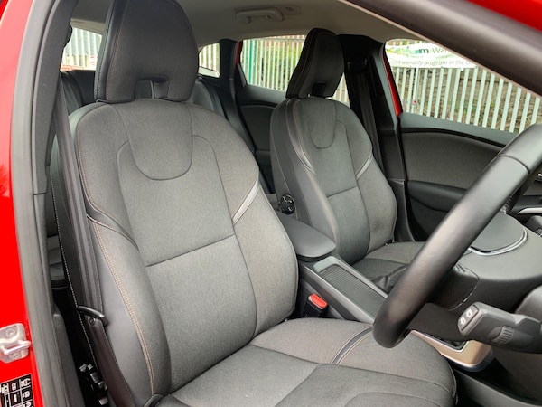 Used Volvo V40 Cross Country 2015 for sale - 76315022: Photo 61