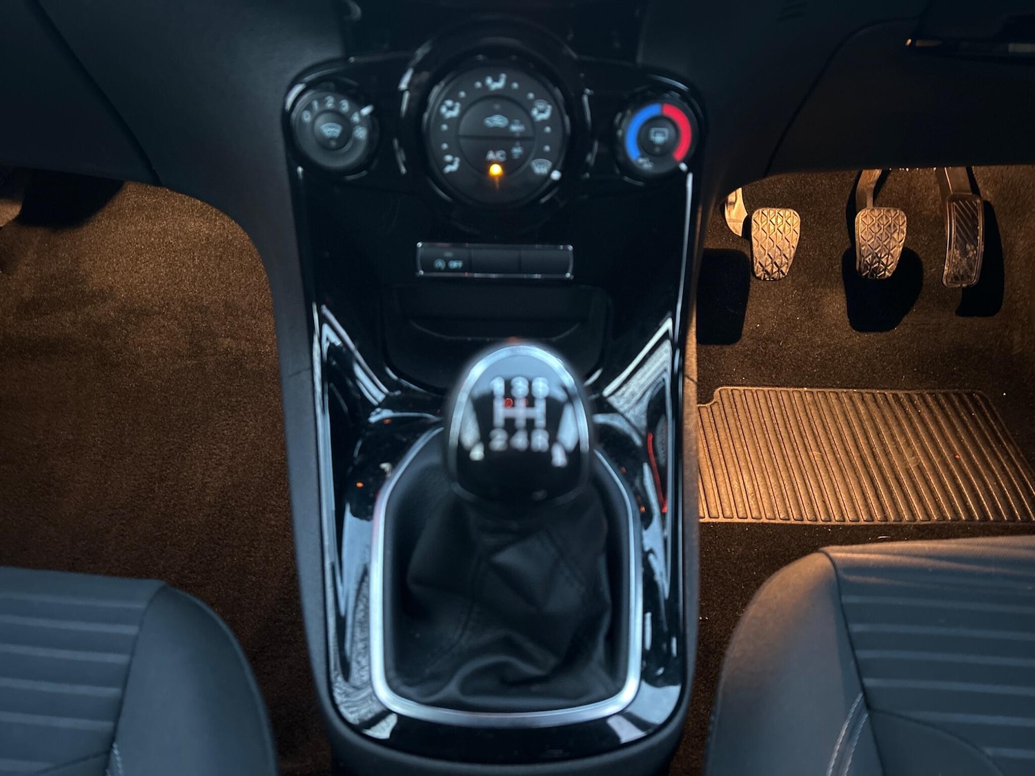 Used Ford Fiesta 2015 for sale - 76802195: Photo 34