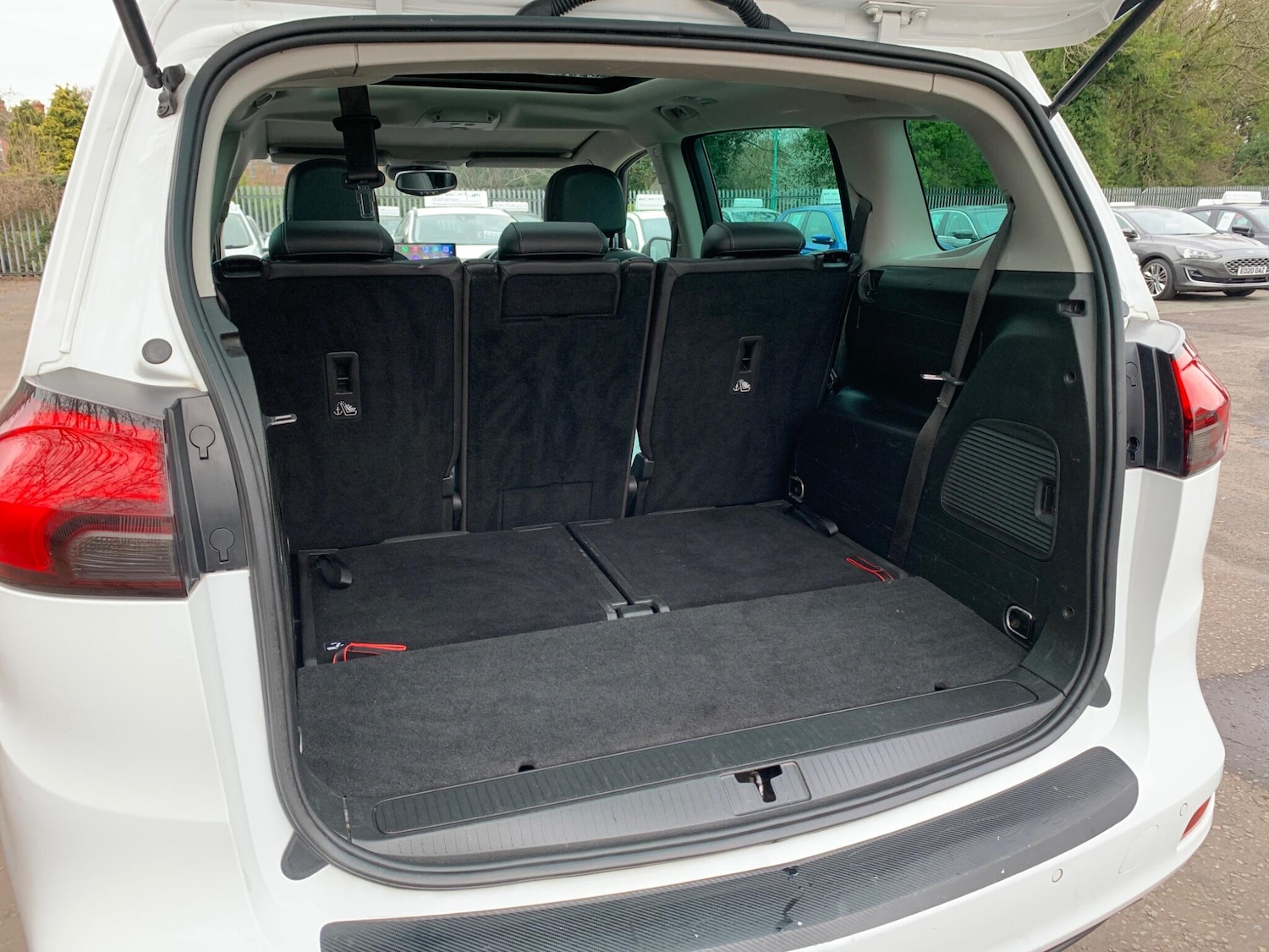 Used Vauxhall Zafira 2015 for sale - 77808106: Photo 30