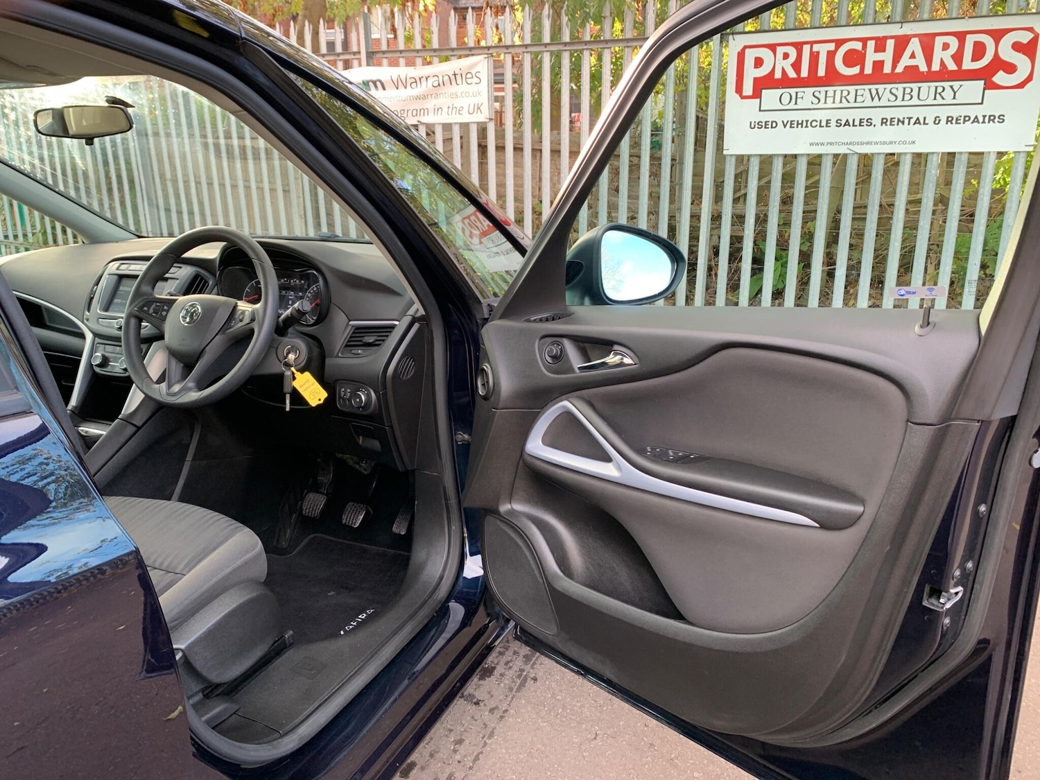 Used Vauxhall Zafira Tourer 2017 for sale - 76409522: Photo 24