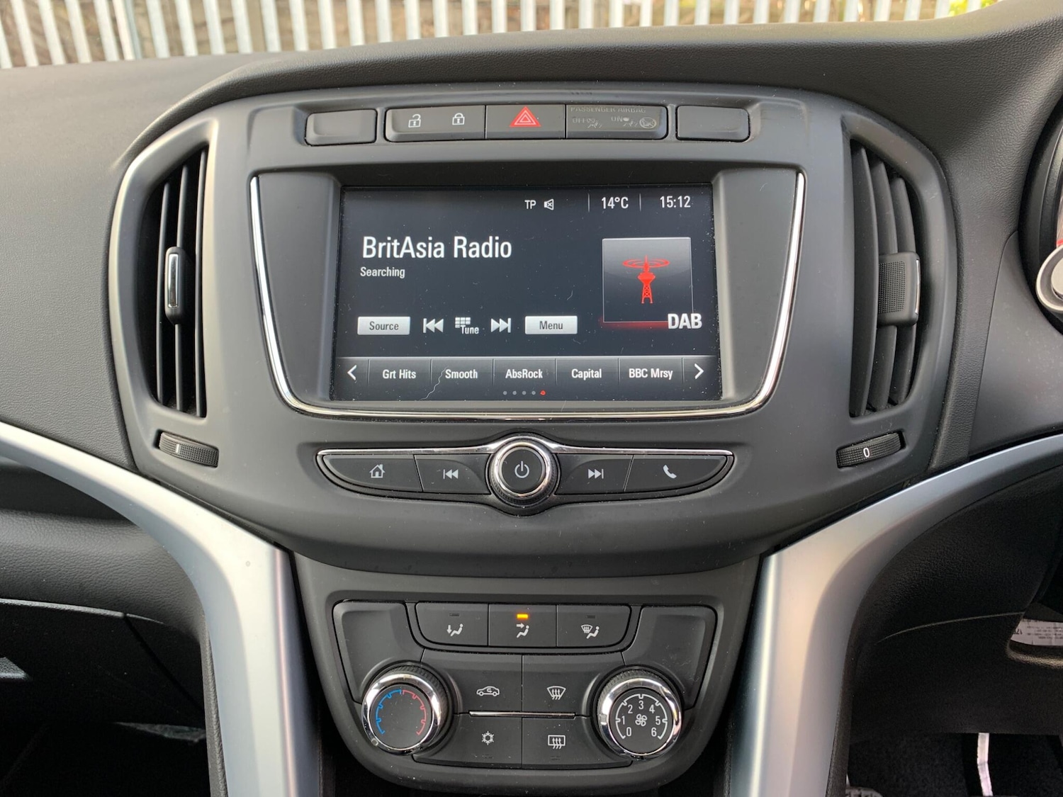 Used Vauxhall Zafira Tourer 2017 for sale - 76409522: Photo 38