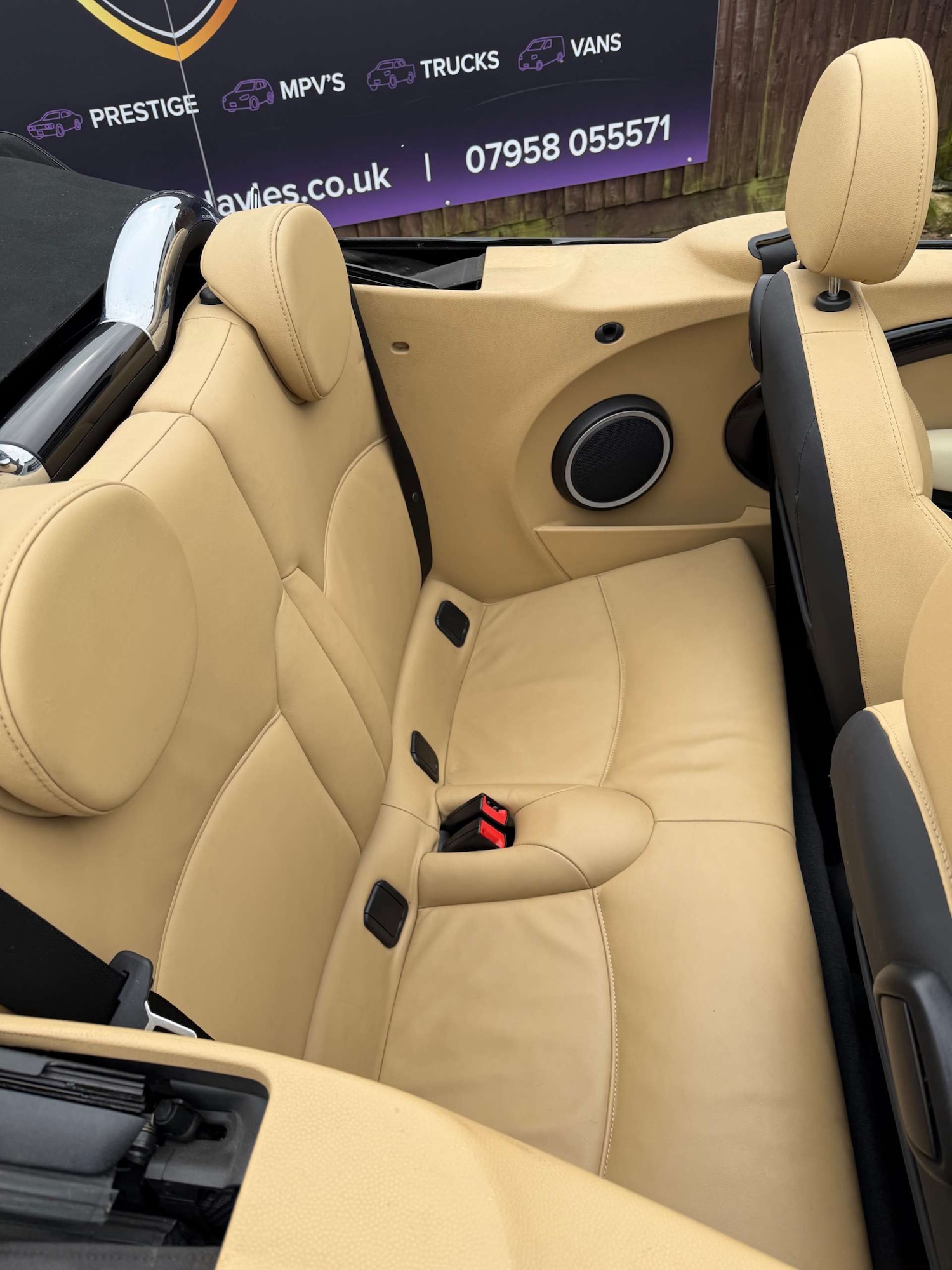 Used MINI Convertible 2010 for sale - 77998545: Photo 12