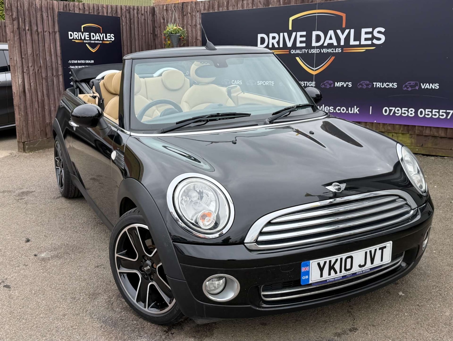 Used MINI Convertible 2010 for sale - 77998545: Photo 14