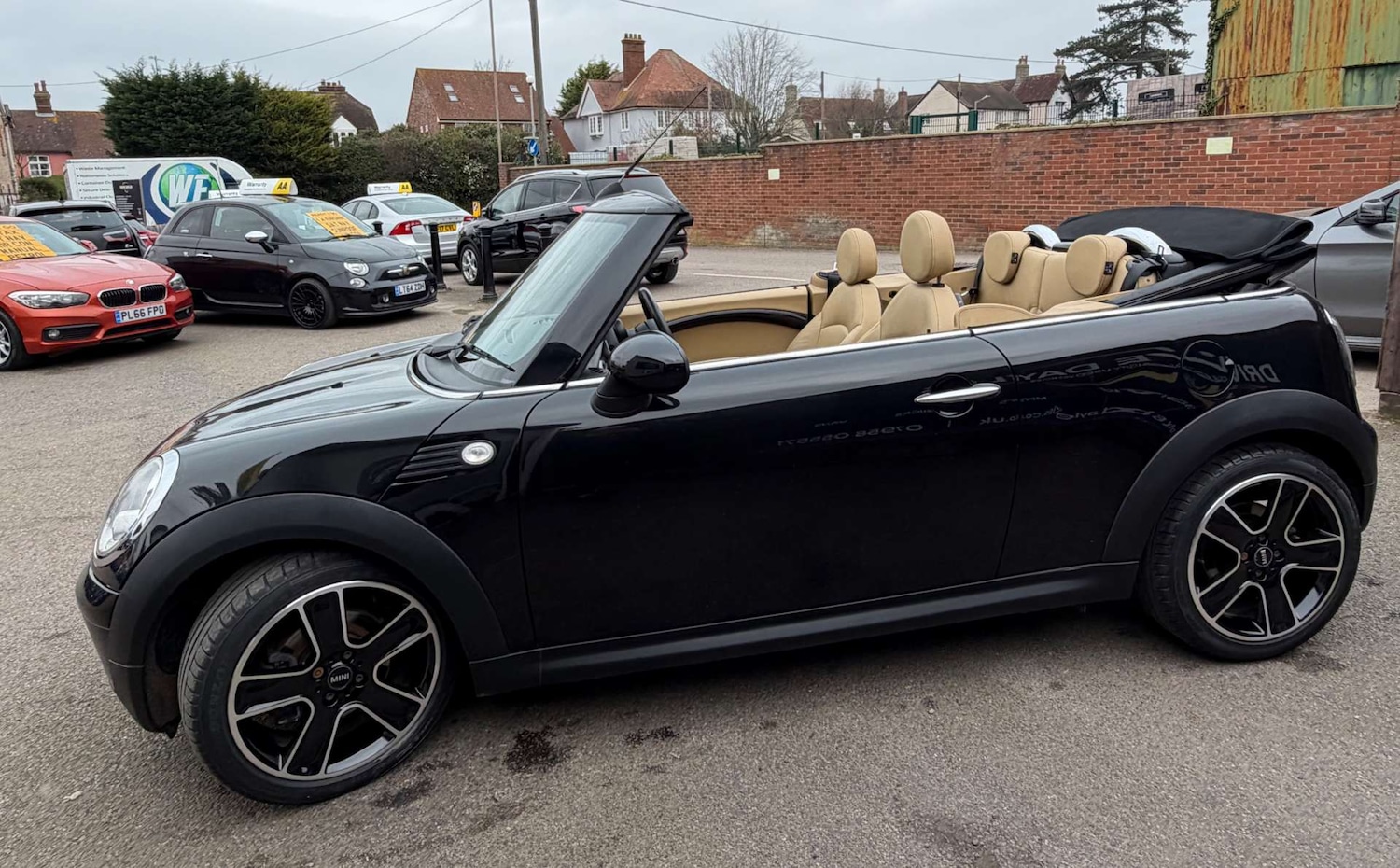 Used MINI Convertible 2010 for sale - 77998545: Photo 17