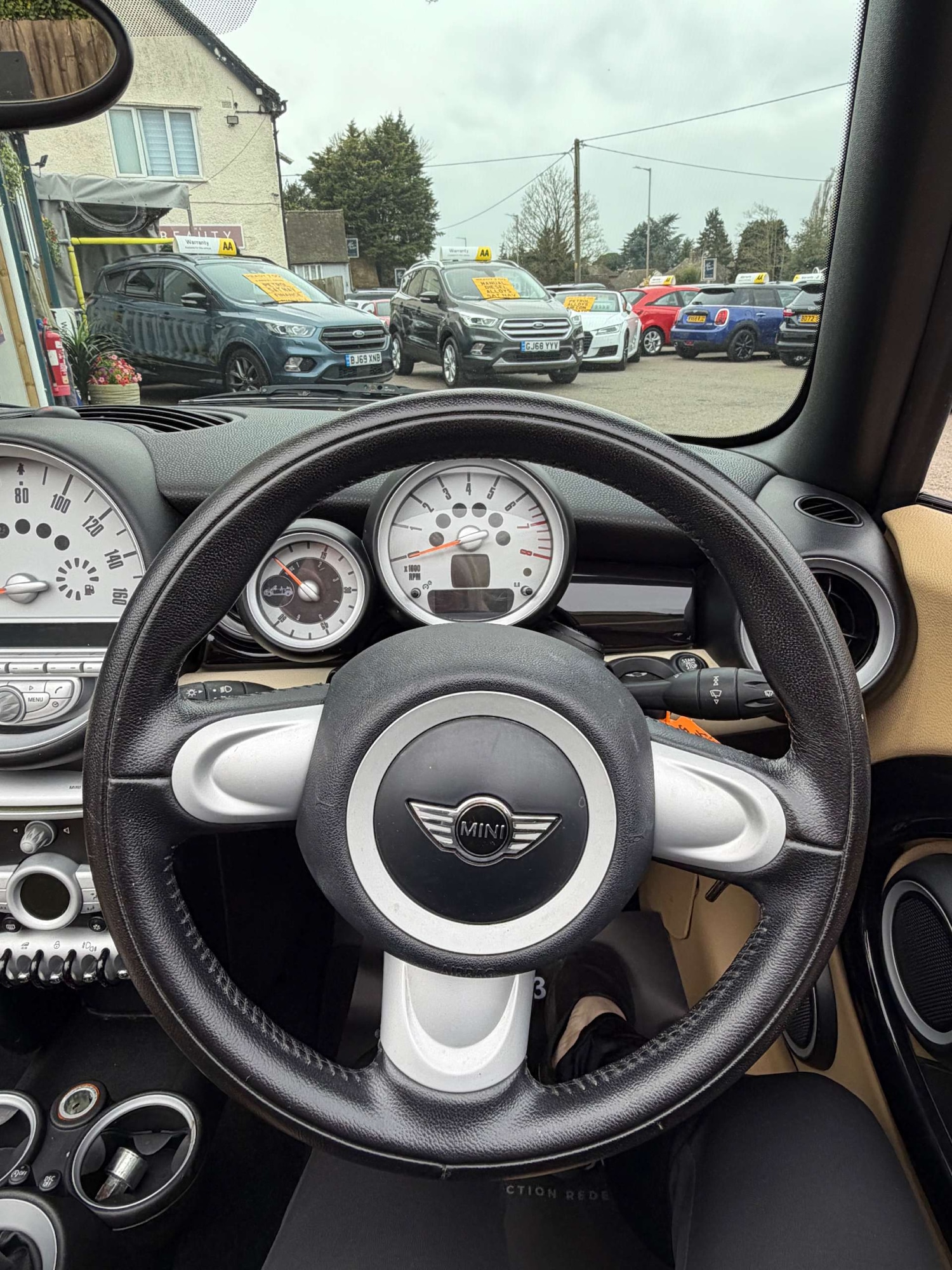 Used MINI Convertible 2010 for sale - 77998545: Photo 20