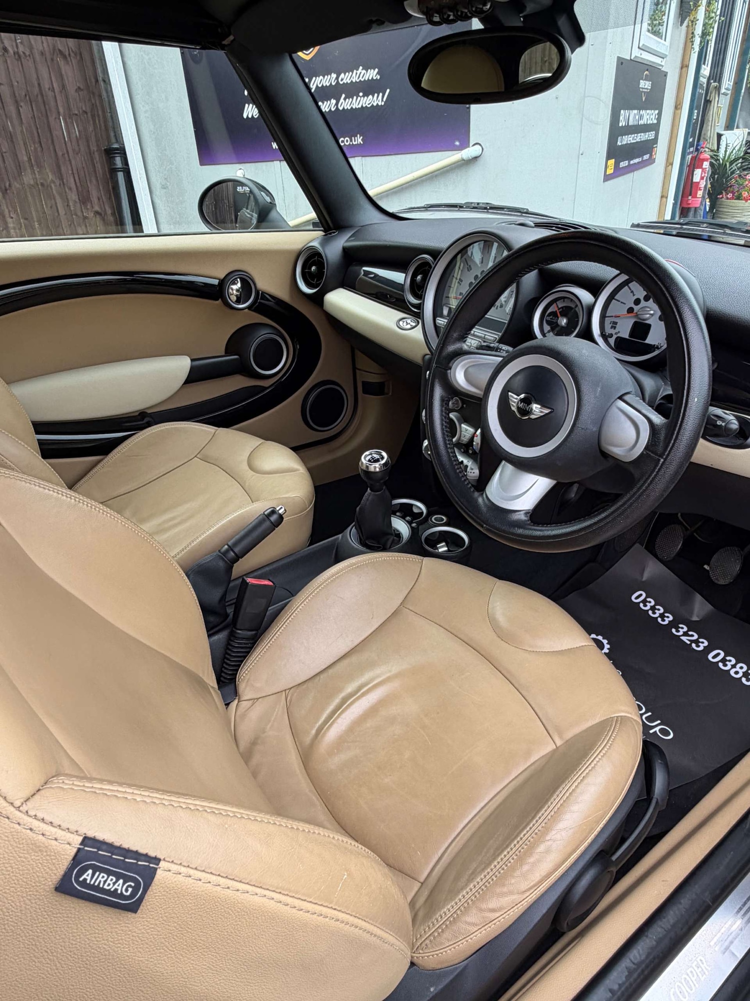 Used MINI Convertible 2010 for sale - 77998545: Photo 6