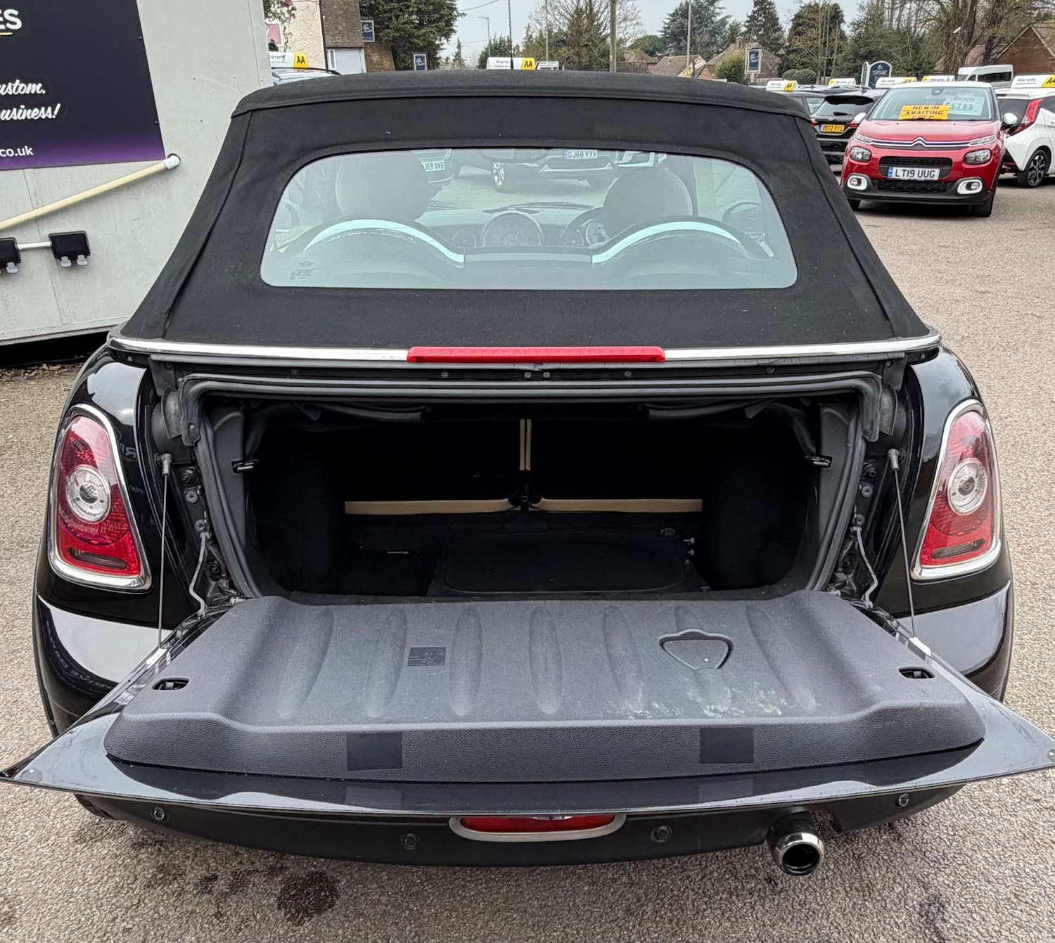 Used MINI Convertible 2010 for sale - 77998545: Photo 8