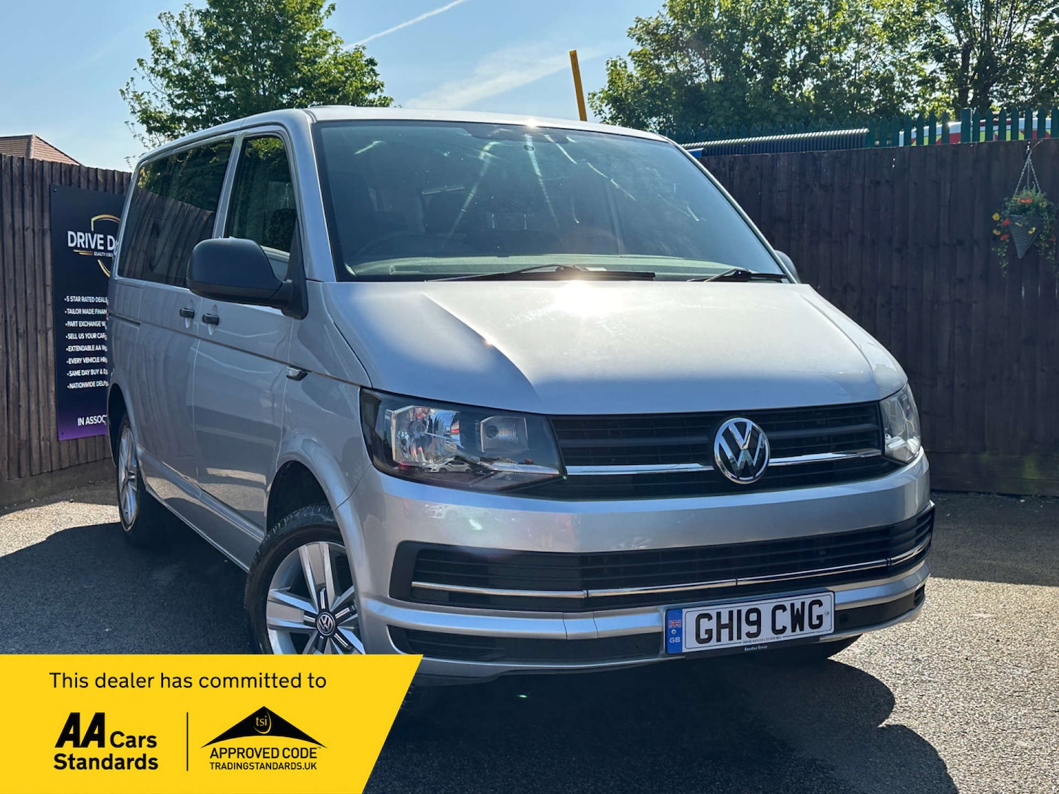Used Volkswagen Transporter Shuttle 2019 for sale - 77285461: Photo 1