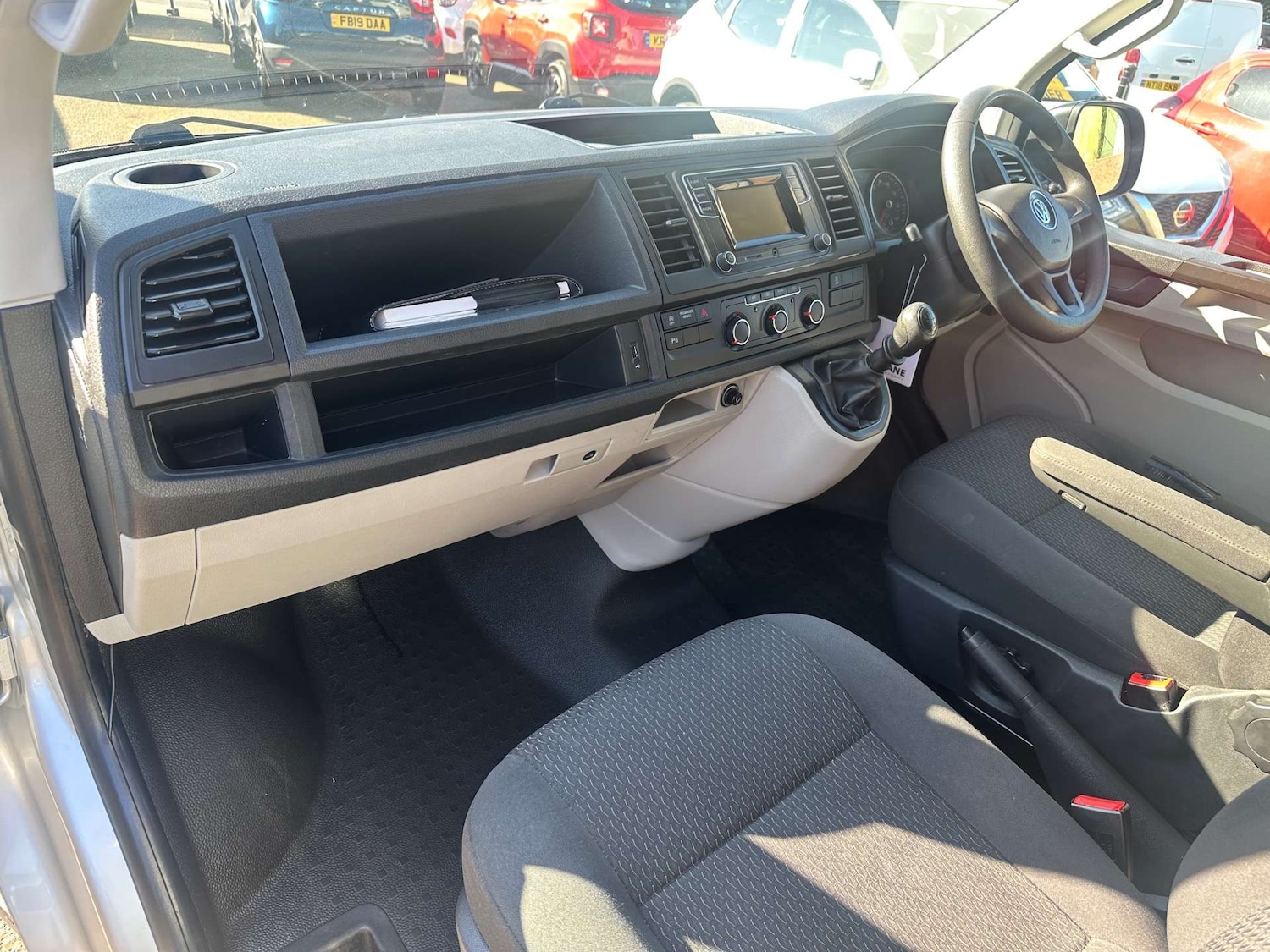 Used Volkswagen Transporter Shuttle 2019 for sale - 77285461: Photo 3