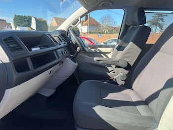 Used Volkswagen Transporter Shuttle 2019 for sale - 77285461: Photo