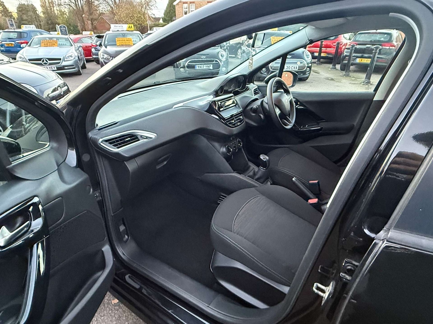 Used Peugeot 208 2016 for sale - 76520343: Photo 12