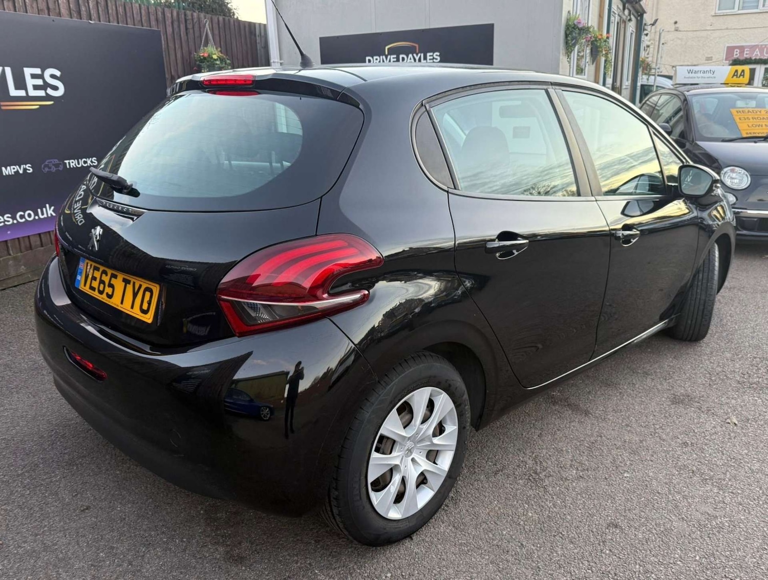 Used Peugeot 208 2016 for sale - 76520343: Photo 2