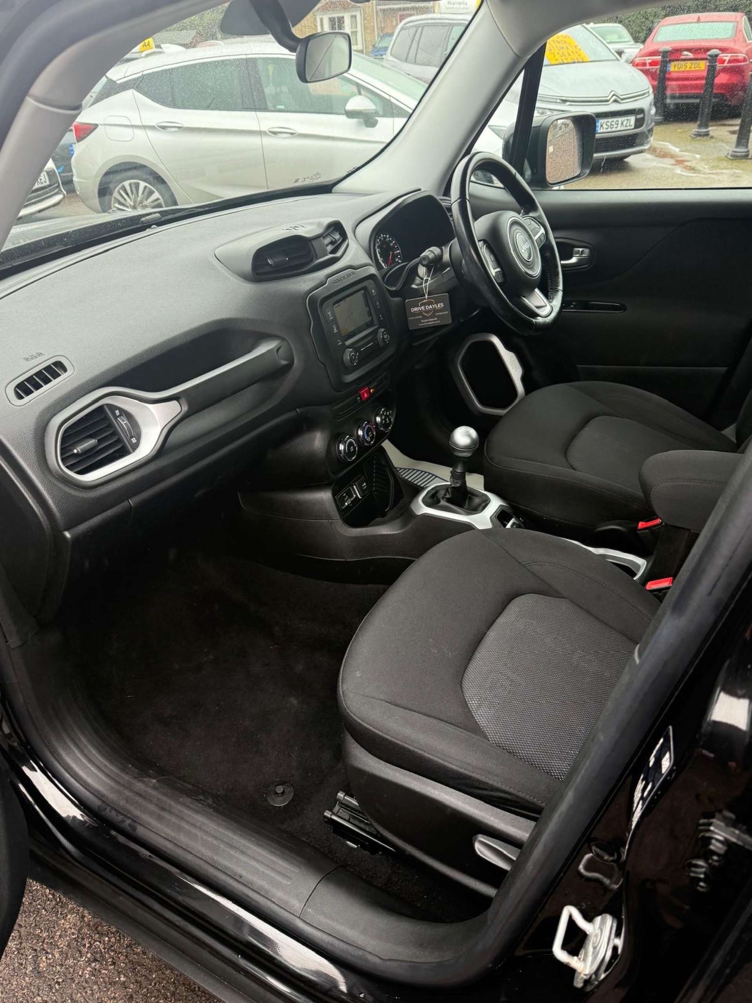 Used Jeep Renegade 2017 for sale - 77610600: Photo 22