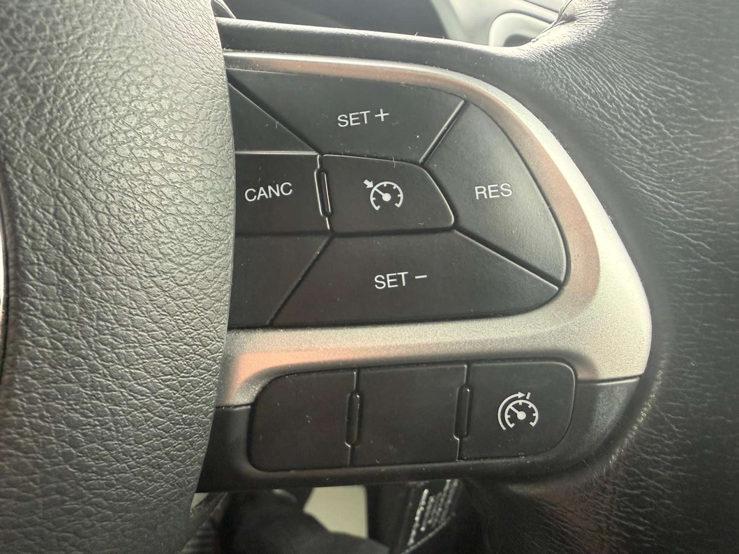 Used Jeep Renegade 2017 for sale - 77610600: Photo 26