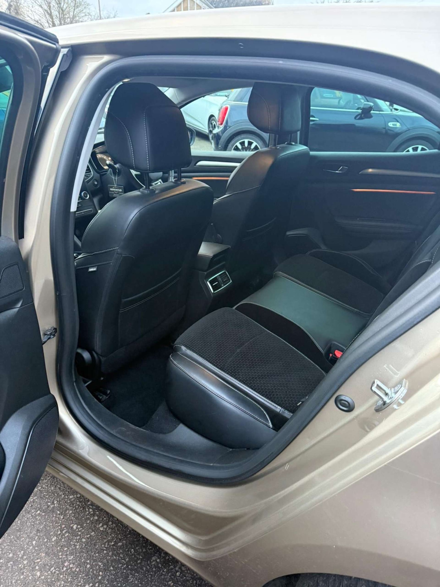 Used Renault Megane 2017 for sale - 76739837: Photo 12