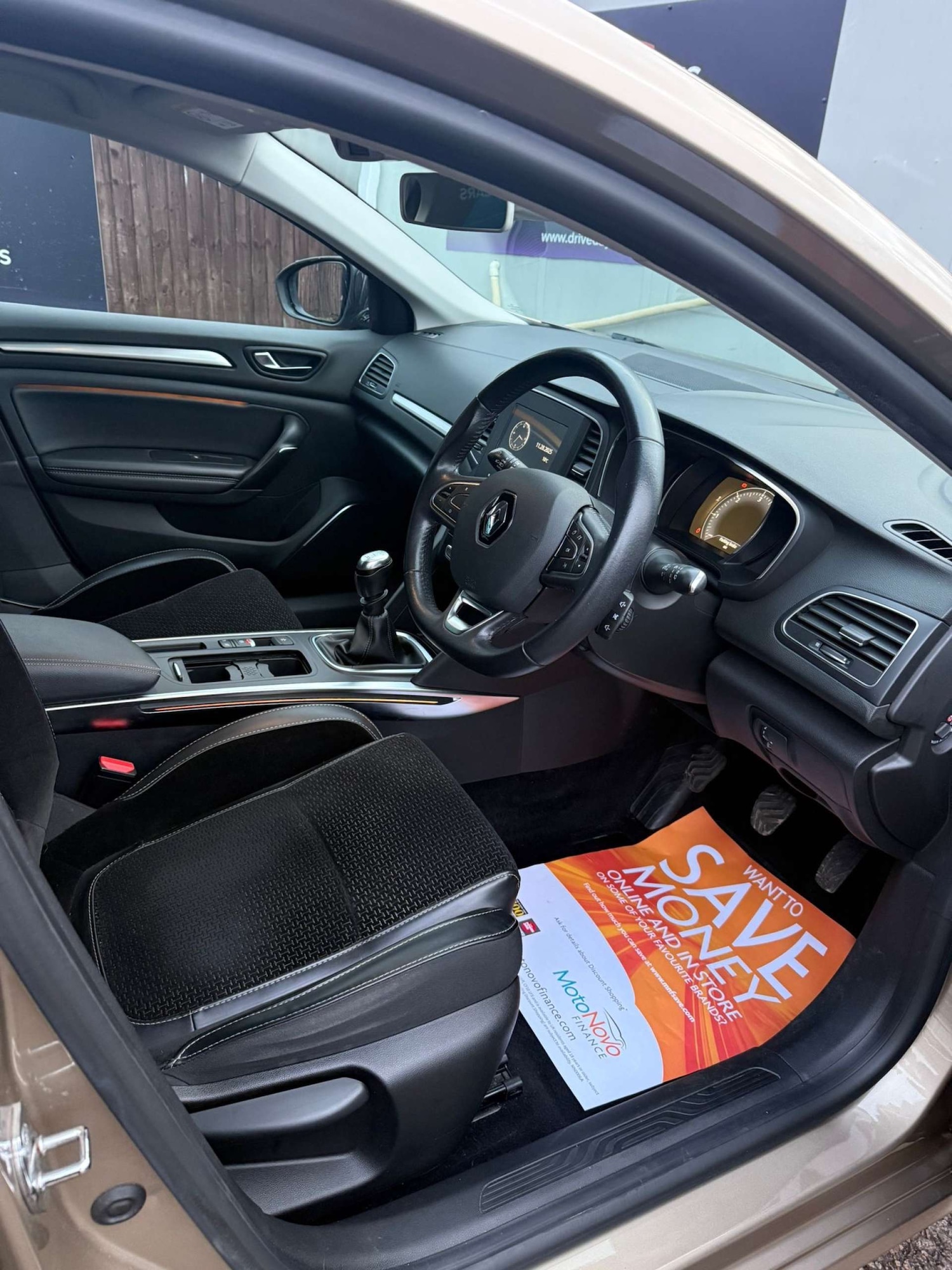 Used Renault Megane 2017 for sale - 76739837: Photo 7