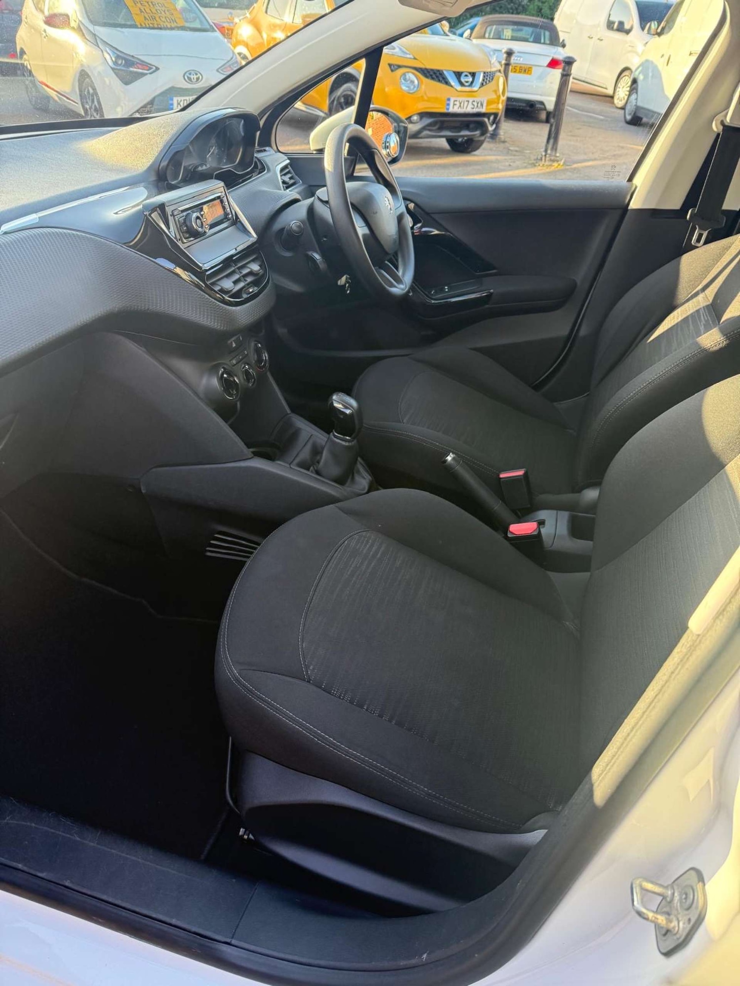 Used Peugeot 208 2015 for sale - 78213858: Photo 10