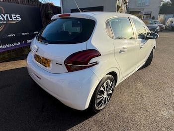 Used Peugeot 208 2015 for sale - 78213858: Photo
