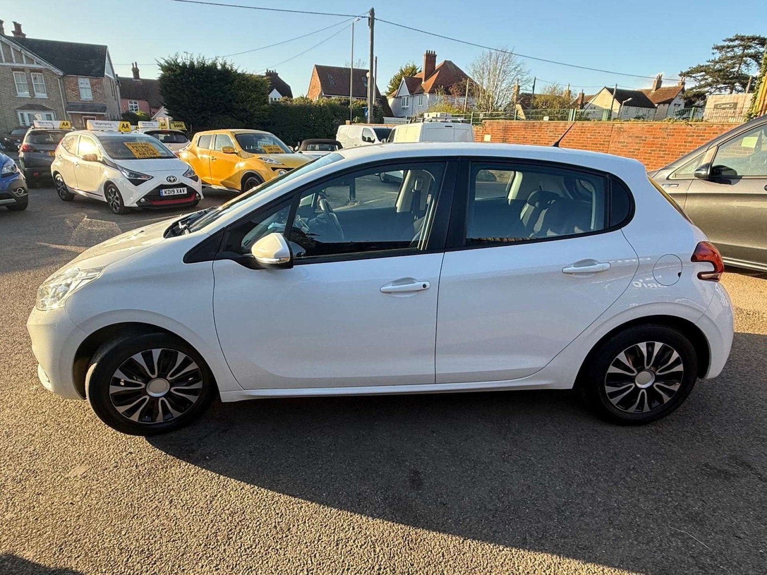Used Peugeot 208 2015 for sale - 78213858: Photo 3