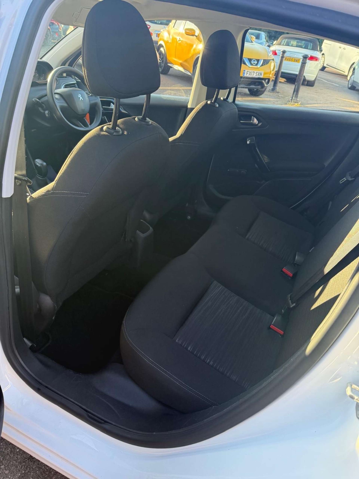 Used Peugeot 208 2015 for sale - 78213858: Photo 7