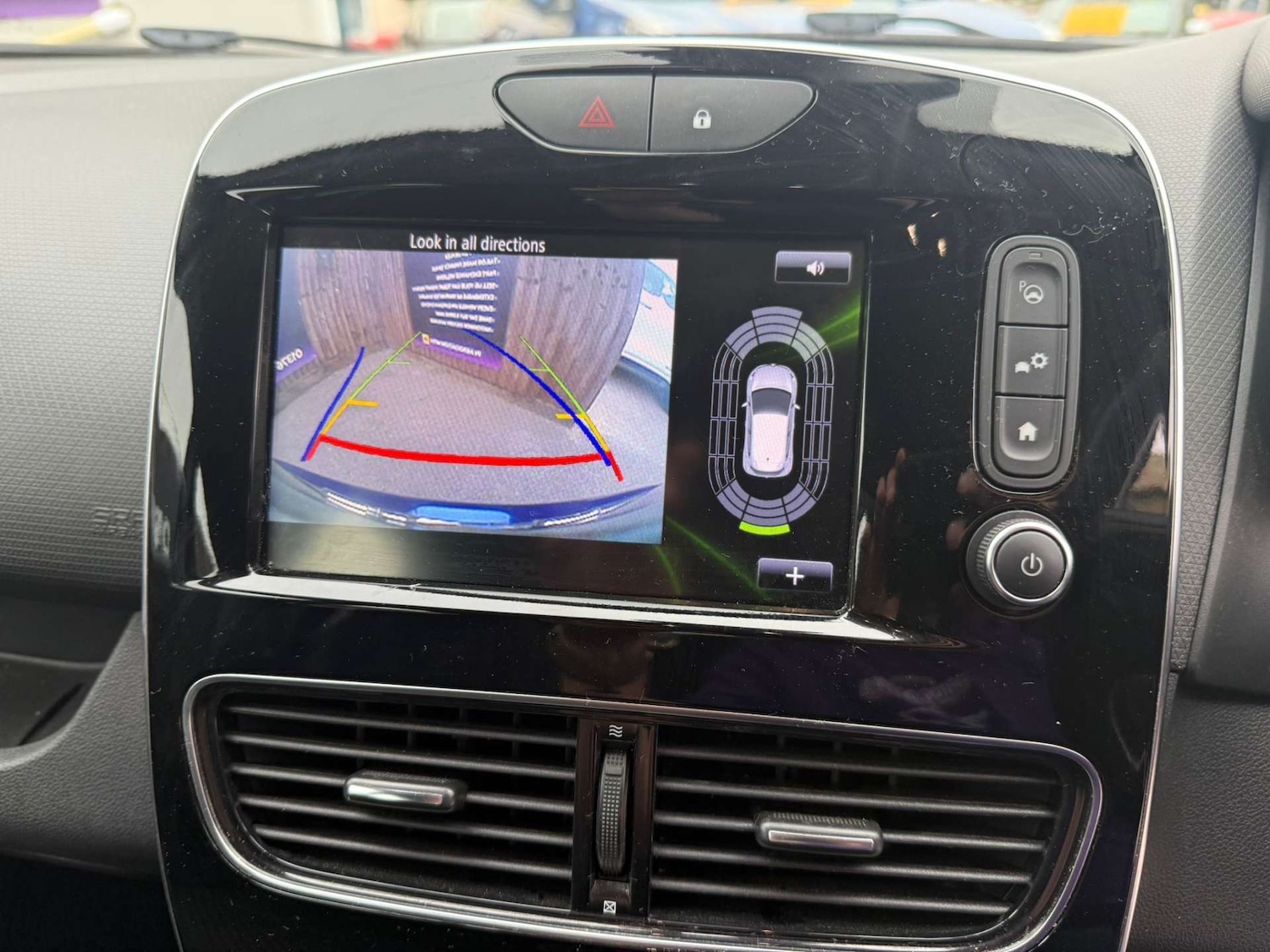 Used Renault Clio 2016 for sale - 76601388: Photo 16