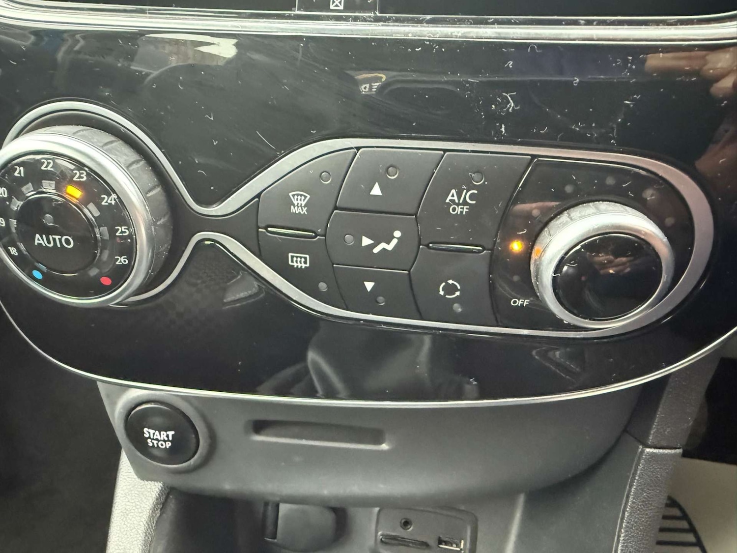 Used Renault Clio 2016 for sale - 76601388: Photo 17