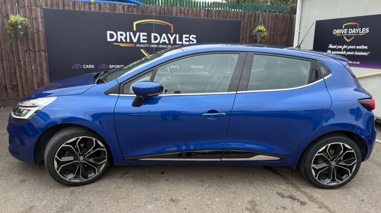 Used Renault Clio 2016 for sale - 76601388: Photo 2