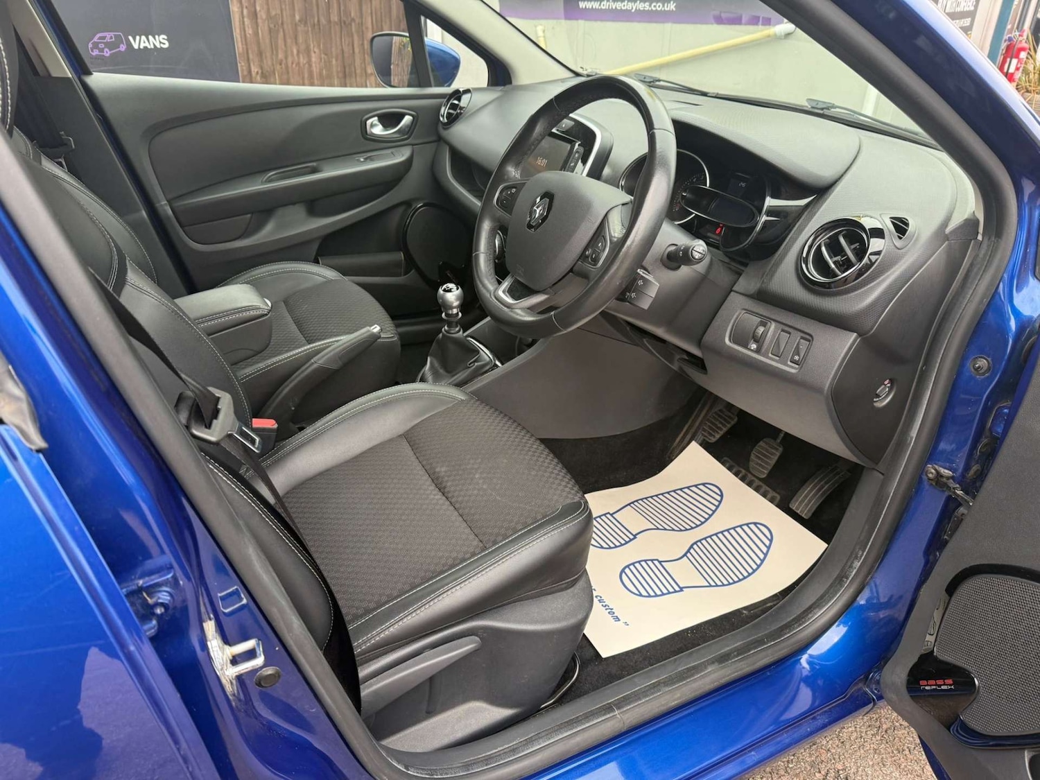 Used Renault Clio 2016 for sale - 76601388: Photo 24