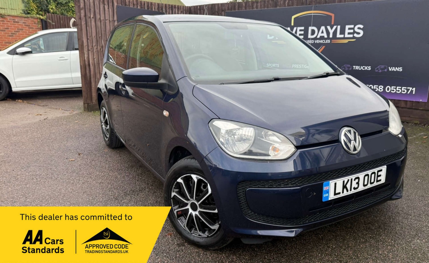 Used Volkswagen up! 2013 for sale - 76629634: Photo 1