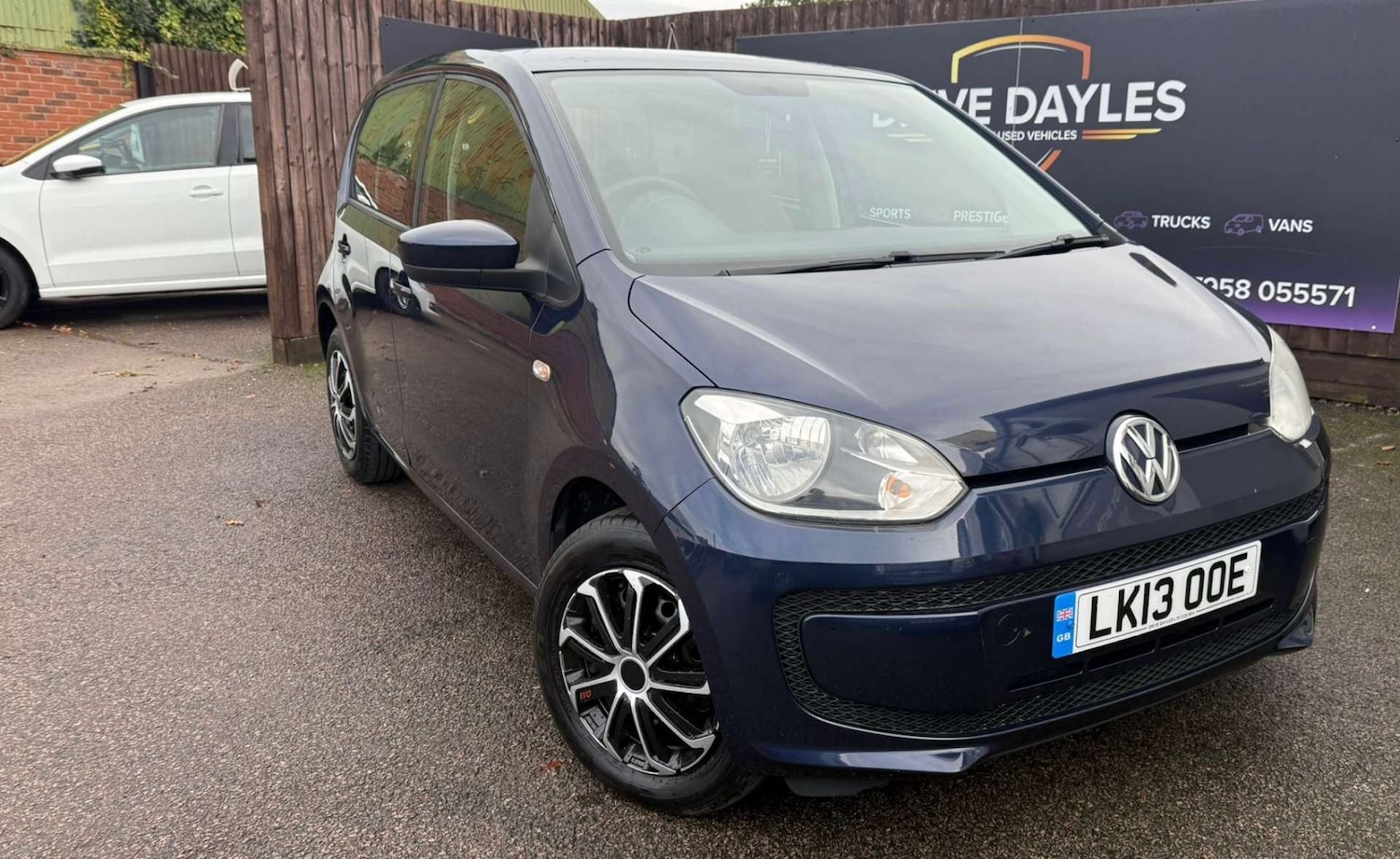 Used Volkswagen up! 2013 for sale - 76629634: Photo 16