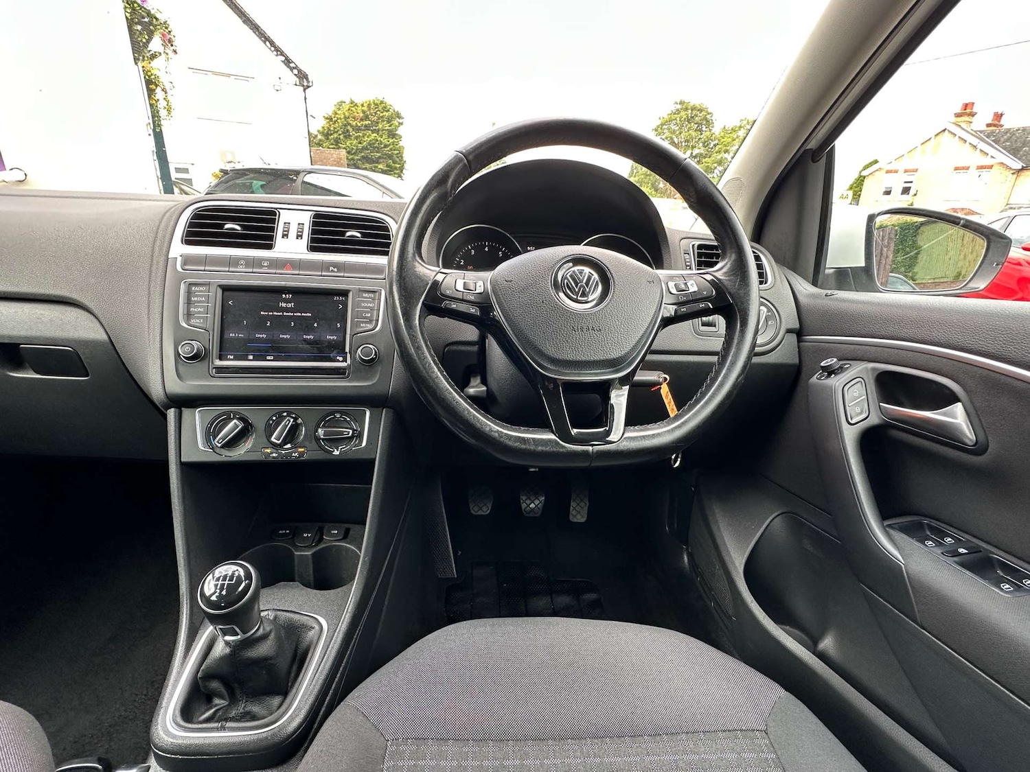 Used Volkswagen Polo 2017 for sale - 76601128: Photo 14