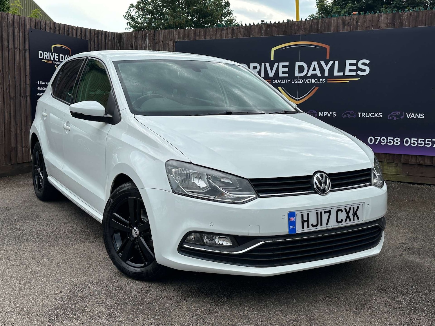 Used Volkswagen Polo 2017 for sale - 76601128: Photo 2