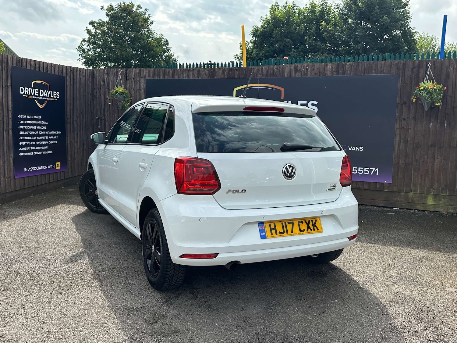 Used Volkswagen Polo 2017 for sale - 76601128: Photo 3