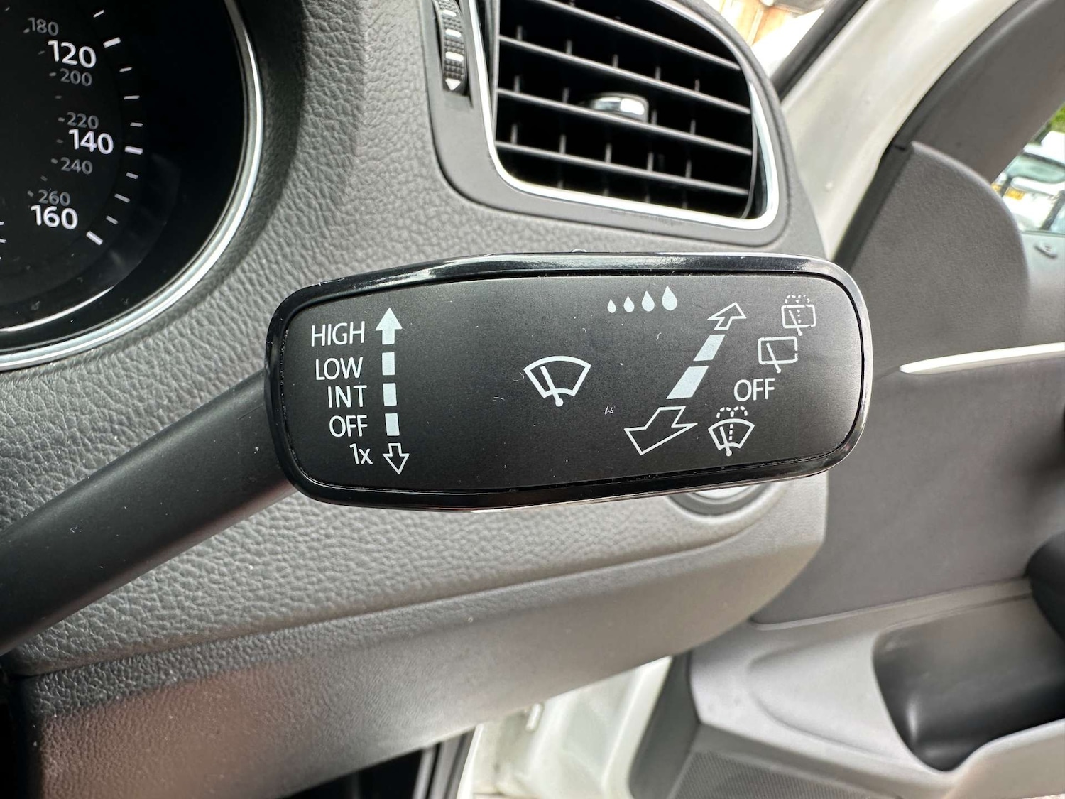 Used Volkswagen Polo 2017 for sale - 76601128: Photo 33