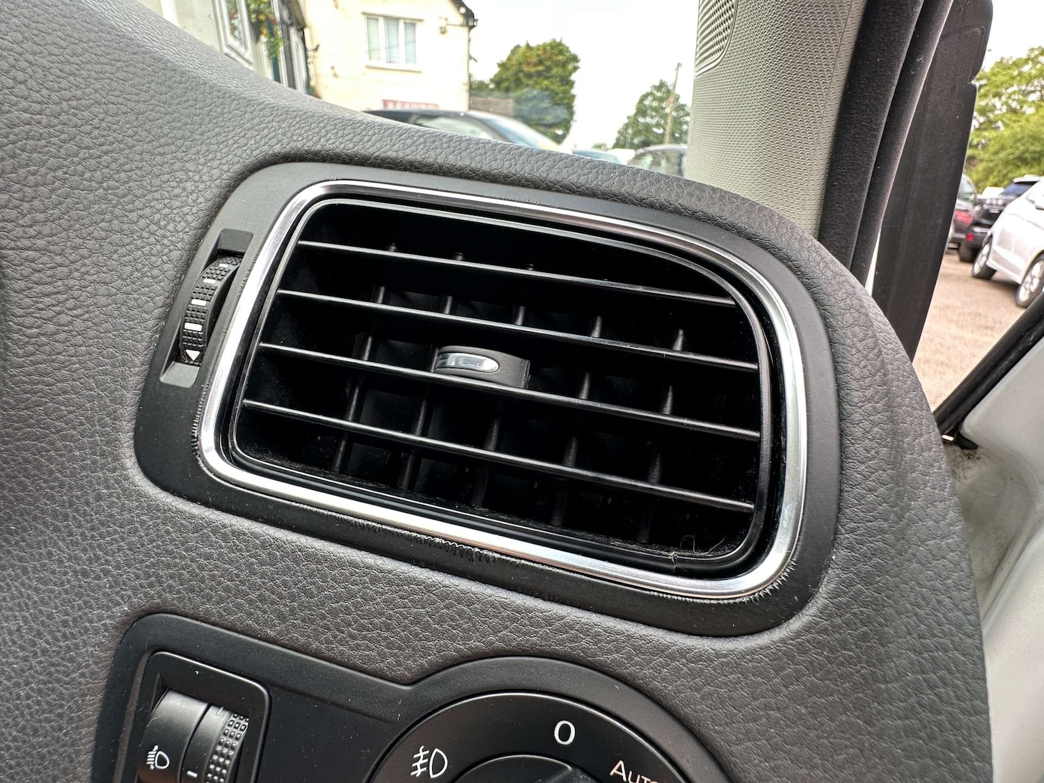 Used Volkswagen Polo 2017 for sale - 76601128: Photo 41